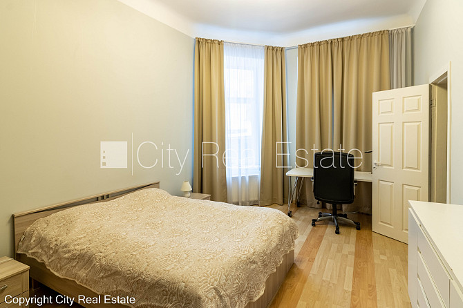 Дом во дворе, закрытый двор, вход со двора, лестничная клетка после Рига - изображение 17