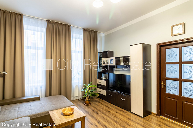 Дом во дворе, закрытый двор, вход со двора, лестничная клетка после Рига - изображение 12