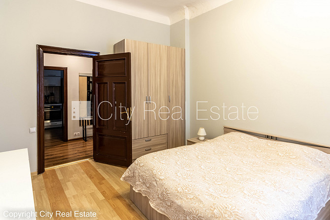 Дом во дворе, закрытый двор, вход со двора, лестничная клетка после Рига - изображение 19