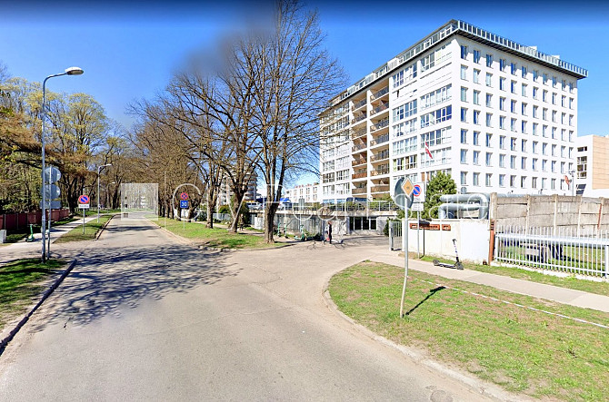 Zeme īpašumā, jaunceltne, labiekārtota apzaļumota teritorija, teritorijas iebrauktuves vārti Rīga - foto 1