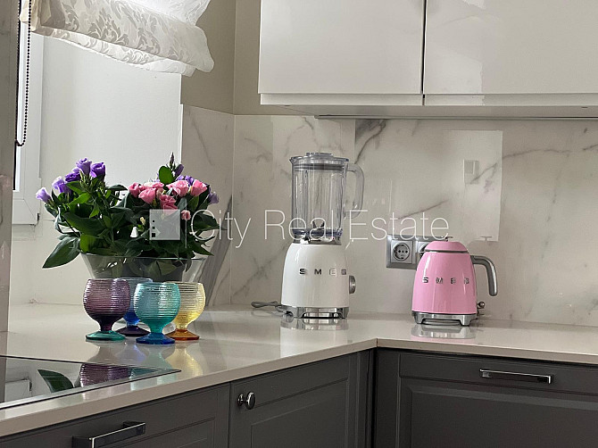 Фасадный дом, реновированный дом, реставрированный дом, место для машины, вход с Рига - изображение 2