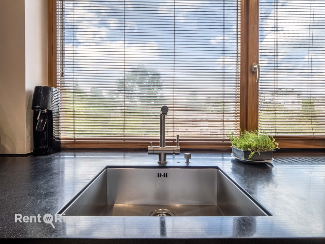 Bright and cozy 4-room apartment in residential project in the city center.  Great and quiet locatio Рига - изображение 7