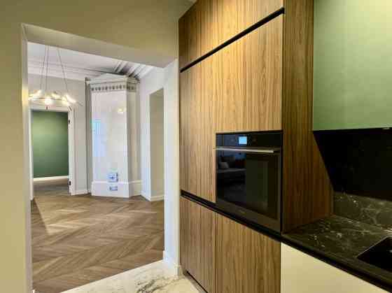 Элегантная 4-комнатная квартира в самом сердце Риги!  Сочетание Rīga