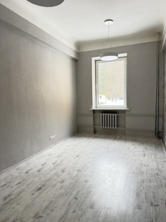 Iznomā telpas ar izlietni Šmerlī, "Rīgas kinostudija" ēkā, 1. stāvā. Platība sastāv no vienas telpas Рига - изображение 10