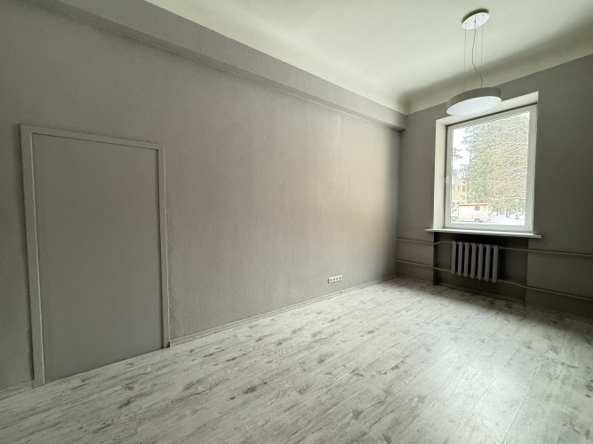 Iznomā telpas ar izlietni Šmerlī, "Rīgas kinostudija" ēkā, 1. stāvā. Platība sastāv no vienas telpas Рига - изображение 9