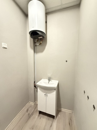 Iznomā telpas ar izlietni Šmerlī, "Rīgas kinostudija" ēkā, 1. stāvā. Platība sastāv no vienas telpas Рига - изображение 12