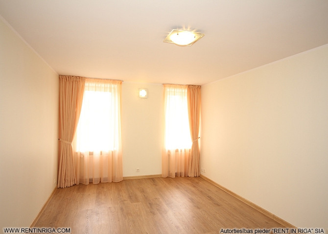 Piecu istabu dzīvoklis klusajā centrā, renovētā ēkā Pumpura ielā.  Dzīvoklis sastāv no Rīga - foto 5