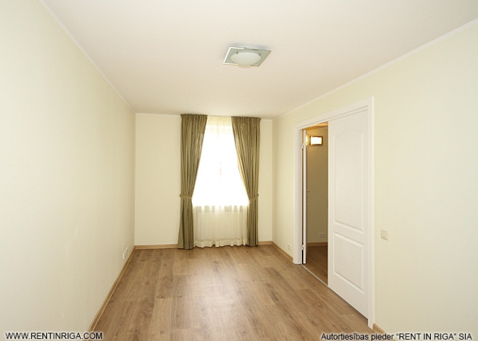 Piecu istabu dzīvoklis klusajā centrā, renovētā ēkā Pumpura ielā.  Dzīvoklis sastāv no Rīga - foto 4