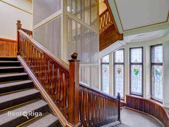 Biroja telpas prestižā vietā  Elizabetes ielā  Piedāvājam nomāt biroju Rīgas centrā, renovētā un sak Rīga