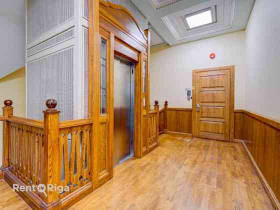 Biroja telpas prestižā vietā  Elizabetes ielā  Piedāvājam nomāt biroju Rīgas centrā, renovētā un sak Rīga