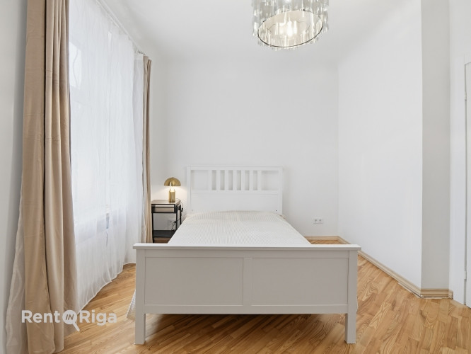 4-room apartment with a park view in the center of Riga.  A cozy and bright four-room apartment is a Рига - изображение 11