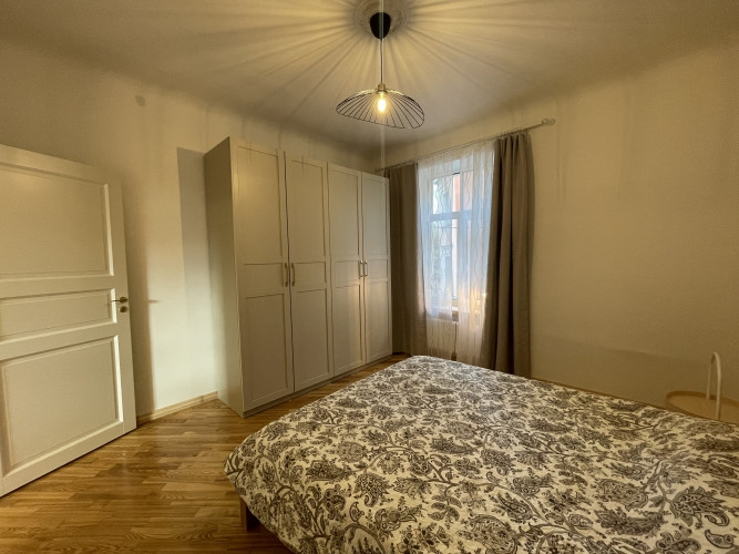 Tikko izremontēts 4 istabu dzīvoklis ar skatu uz parku Rīgas centrā.  Tiek izīrēts pilnībā Rīga - foto 3