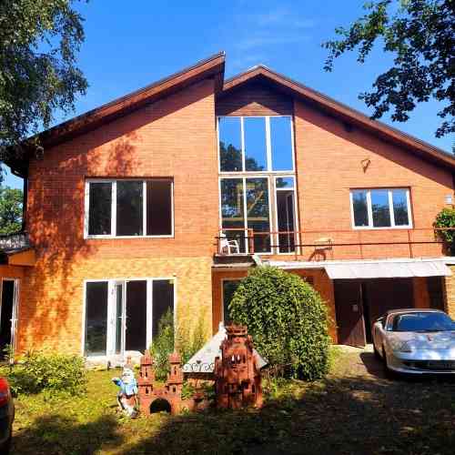 Продаётся трёхэтажный жилой дом в Огре с отличными возможностями для Огре и Огрский край