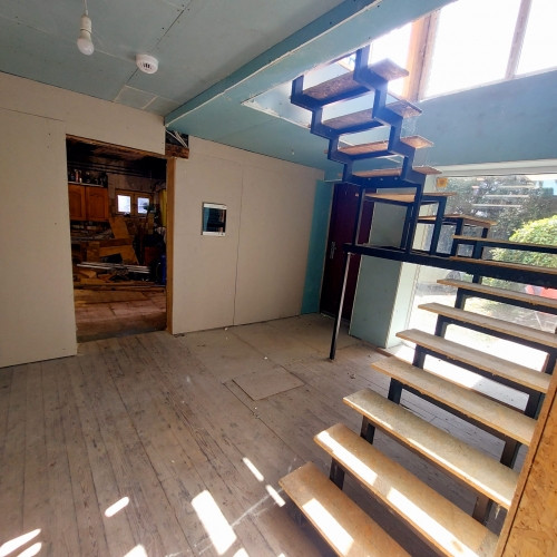 Pārdod trīs stāvu dzīvojamo māju Ogrē ar lieliskām attīstības iespējām.  Piedāvājumā Ogre un Ogres novads - foto 2