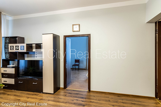 Дом во дворе, закрытый двор, вход со двора, лестничная клетка после Рига - изображение 19