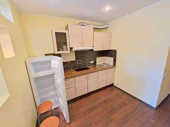 Земля в собственности, фасадный дом, реновированный дом, подъездная дорога Рига