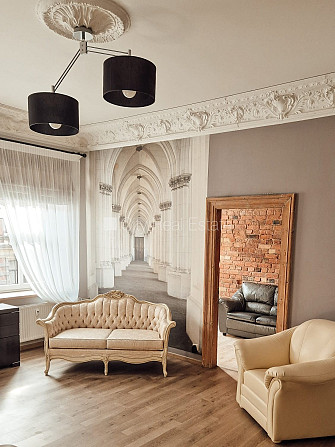 Фасадный дом, закрытый двор, вход с улицы, окна выходят в обе стороны дома, Рига - изображение 10