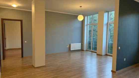 Продаётся 2-комнатная квартира в Валдлаучи!  Просторная двухкомнатная квартира в Рига