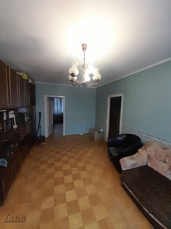 Pārdošanā 4-istabu dzīvoklis Zolitūdē. Tas sastāv no priekštelpas, trīs izolētām istabām, vienas cau Рига - изображение 2