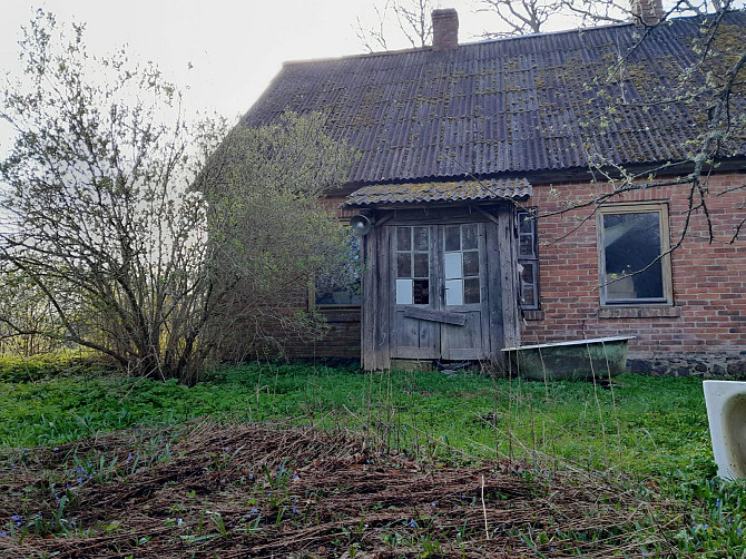 Pārdod atjaunojamu lauku īpašumu 25km no Kuldīgas
Mūra/ķieģeļu dzīvojamā ēka un vairākas saimniecība Кулдига и Кулдигский край - изображение 2