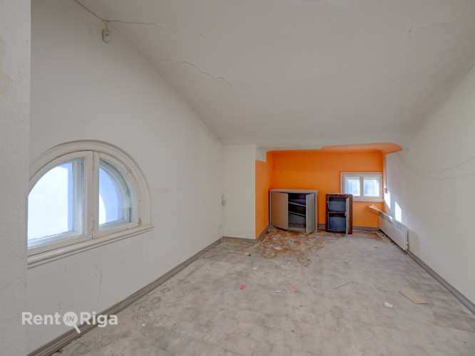Сдаются помещения в историческом здании на улице Элизабетес, напротив парка Рига - изображение 6