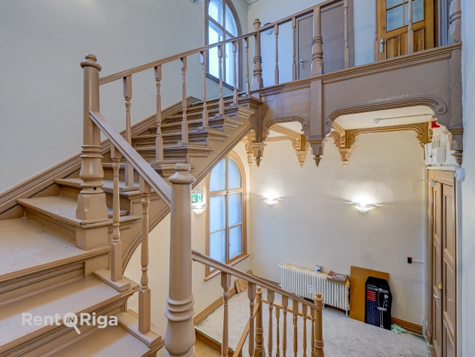 Сдаются помещения в историческом здании на улице Элизабетес, напротив парка Рига - изображение 3