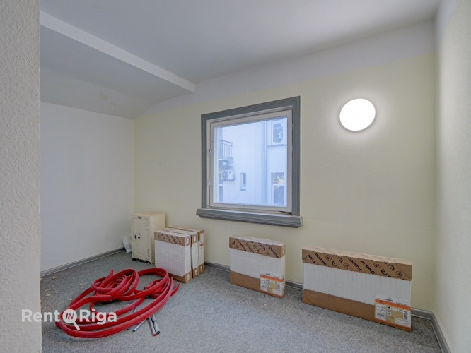 Сдаются помещения в историческом здании на улице Элизабетес, напротив парка Рига - изображение 9