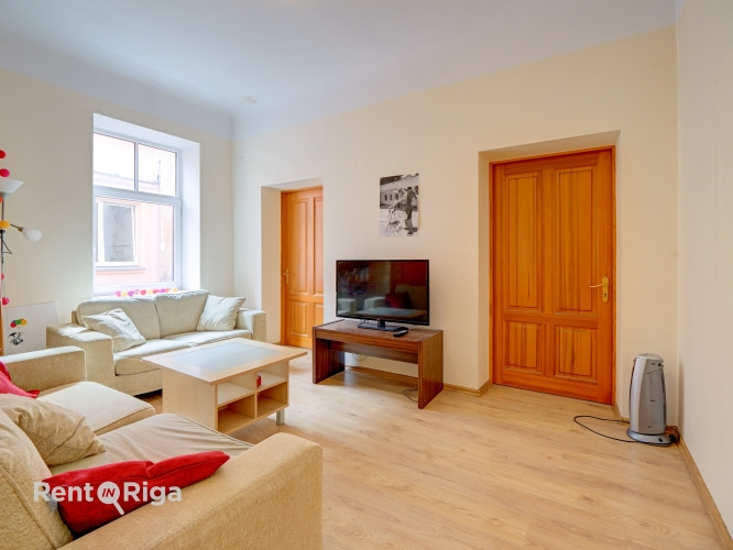 Izīrē plašu 4 istabu dzīvokli Rīgas centrā!  Dzīvokļa plānojums ir ērts un funkcionāls Rīga - foto 9