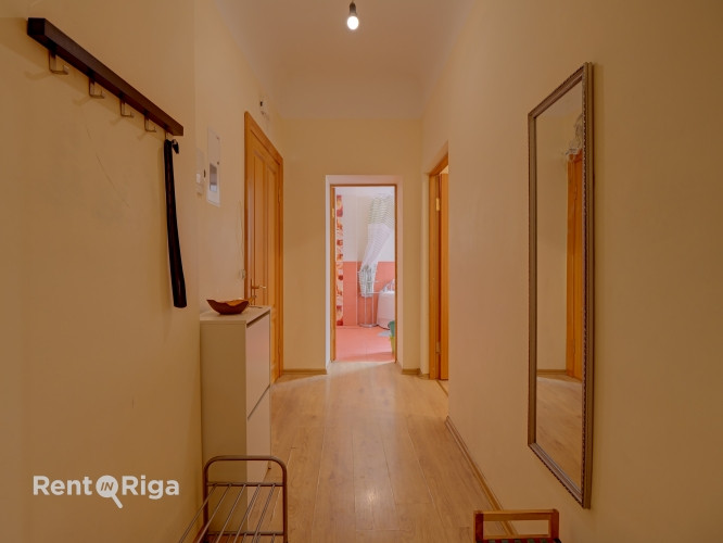 Izīrē plašu 4 istabu dzīvokli Rīgas centrā!  Dzīvokļa plānojums ir ērts un funkcionāls Rīga - foto 3