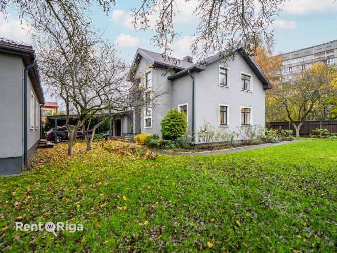 Pārdod mājīgu un plašu ģimenes māju Purvciemā, Braslas ielā.  Māja tiek pārdota ar visu Rīga - foto 2