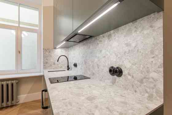 Эксклюзивная полностью обновлённая студия у Верманского сада  Квартира (4 этаж): - Rīga