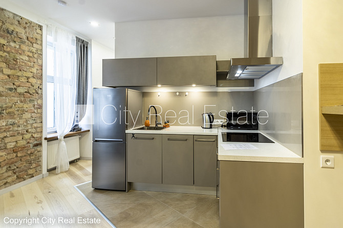 Pagalma ēka, renovēta māja, labiekārtota apzaļumota teritorija, ieeja no pagalma, ir lifts, Rīga - foto 6