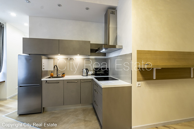 Pagalma ēka, renovēta māja, labiekārtota apzaļumota teritorija, ieeja no pagalma, ir lifts, Rīga - foto 4