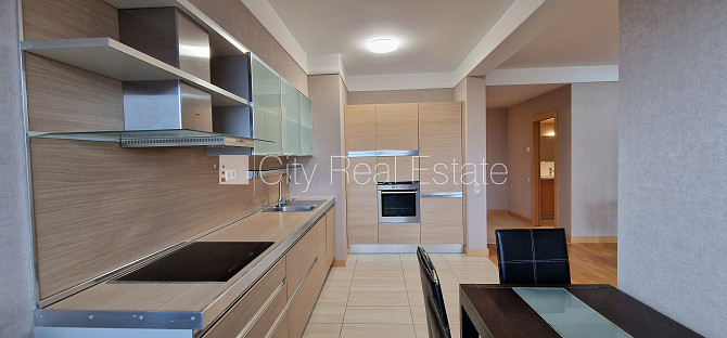 Jaunceltne, teritorijas iebrauktuves vārti aprīkoti ar automatizētu atvēršanās un Rīga - foto 14