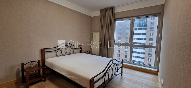 Jaunceltne, teritorijas iebrauktuves vārti aprīkoti ar automatizētu atvēršanās un Rīga - foto 16