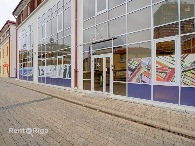 Iznomā biroja telpas Muitas un Citadeles ielu krustojumā, 1. stāvā, ar atsevišķu ieeju. Rīga - foto 8