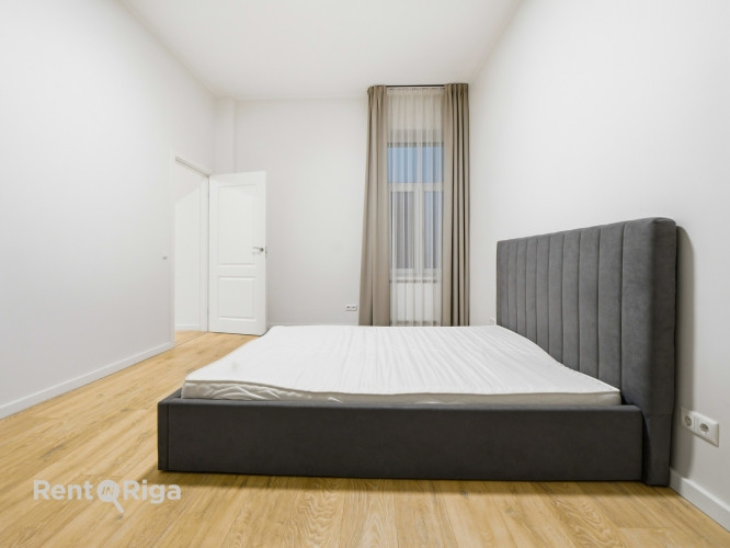 Mеблированная 2-комнатная квартира в Тихом центре Риги.  Квартира с высокими Рига - изображение 14