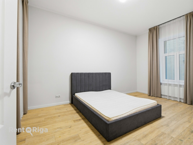 Mеблированная 2-комнатная квартира в Тихом центре Риги.  Квартира с высокими Рига - изображение 13