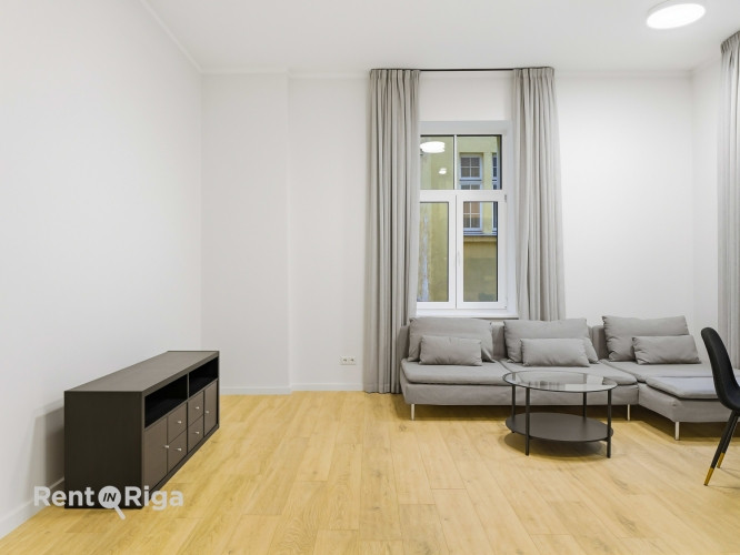 Mеблированная 2-комнатная квартира в Тихом центре Риги.  Квартира с высокими Рига - изображение 12