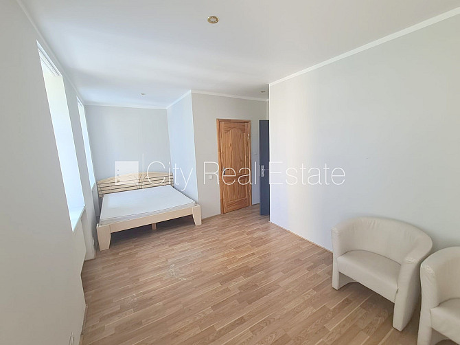 Фасадный дом, реновированный дом, закрытый двор, вход с улицы и со двора, Рига - изображение 19