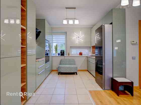 Реконструированный, качественно и со вкусом обставленный двухэтажный таунхаус в Огре и Огрский край