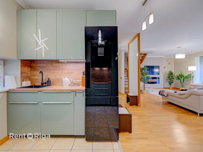 Реконструированный, качественно и со вкусом обставленный двухэтажный таунхаус в Огре и Огрский край - изображение 3