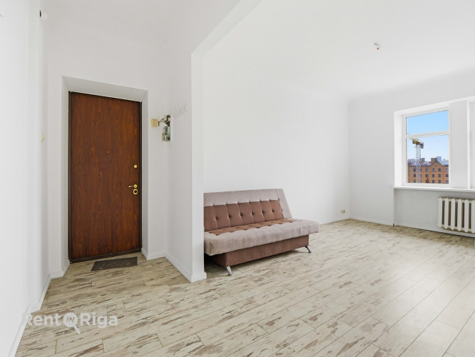 Dzīvoklis ar savu šarmu un auru.  Tā logi ir vērsti uz Sporta pils dārzi, kur vairāku gadu Rīga - foto 7