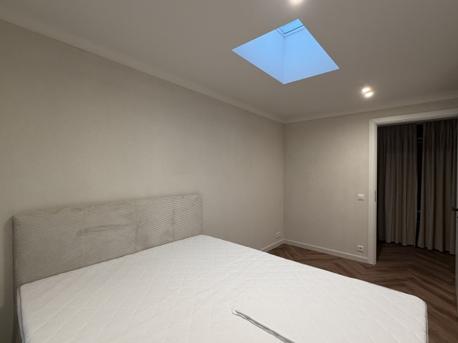 Trīs guļamistabu dzīvoklis ar terasi, stāvvietu un noliktavu.   Ilgtermiņā tiek izīrēts Rīga - foto 13