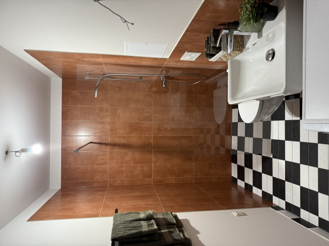 Izīrē pilnībā renovētu 2 istabu dzīvokli!  Mūsdienīgs un līdz detaļām pārdomāts Rīga - foto 2