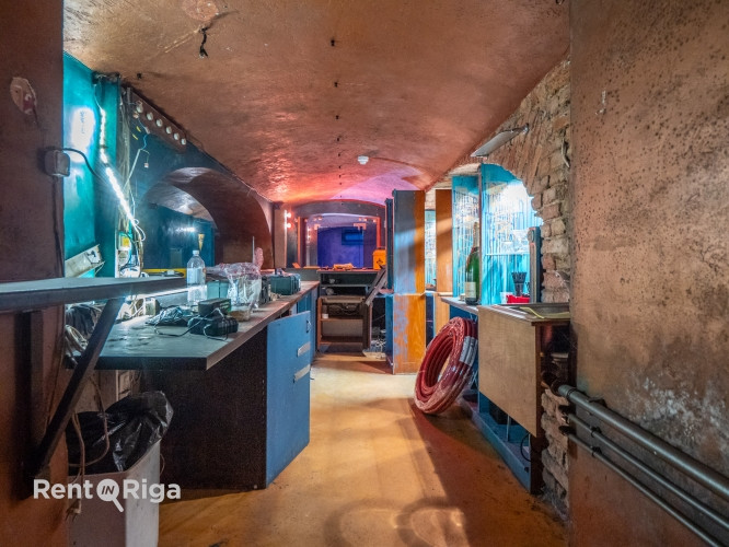 Tiek iznomātas kluba telpas  Elizabetes ielā 49!  Piedāvājam nomai plašas 200 m pagraba telpas Rīga - foto 9