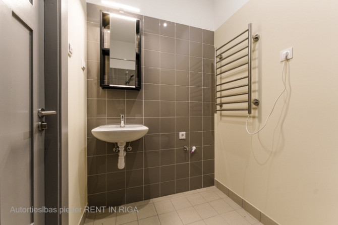 Mēbelēts Studio dzīvoklis Rīgas Centrā.  Tas atrodās restaurētā vēsturiskā jūgendstila Rīga - foto 9