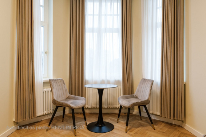 Mēbelēts Studio dzīvoklis Rīgas Centrā.  Tas atrodās restaurētā vēsturiskā jūgendstila Rīga - foto 3