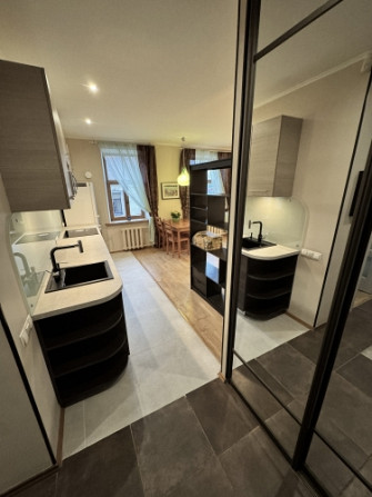 Dzīvoklis Rīgas centrā ar autostāvvietu!  Ilgtermiņā tiek izīrēts 3-istabu dzīvoklis, pēc Rīga - foto 4