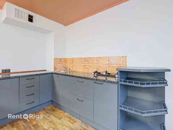 Офис открытого типа вместе со своей кухней.  Предлагаем в аренду удобное и Rīga